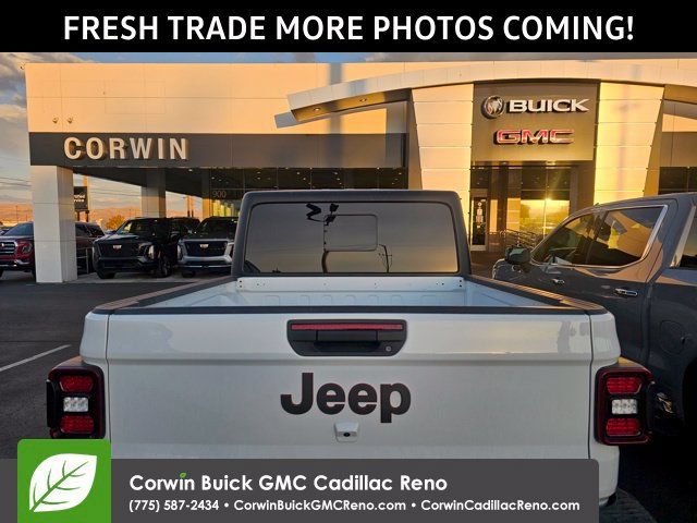 Used 2022 Jeep Gladiator Rubicon w/ LED Lighting Group AWD/4WD image 5