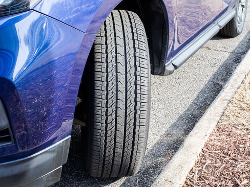 Used 2019 Nissan Pathfinder SV image 9