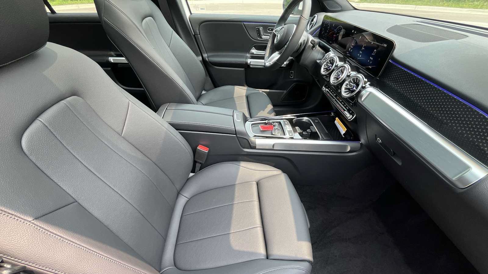 Used 2026 Mercedes-Benz GLB 250 4MATIC image 10