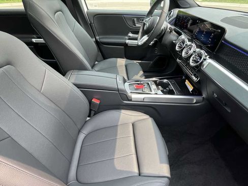 Used 2026 Mercedes-Benz GLB 250 4MATIC image 10