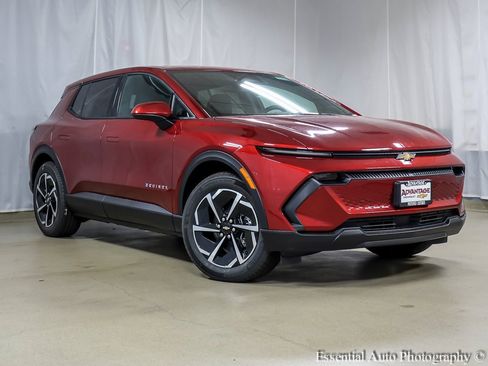 New 2026 Chevrolet Equinox EV LT image 2