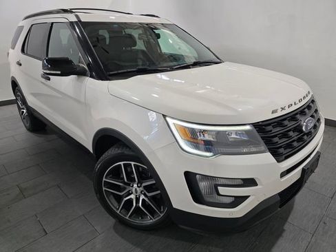 Used 2017 Ford Explorer Sport w/ Equipment Group 401A AWD/4WD image 7