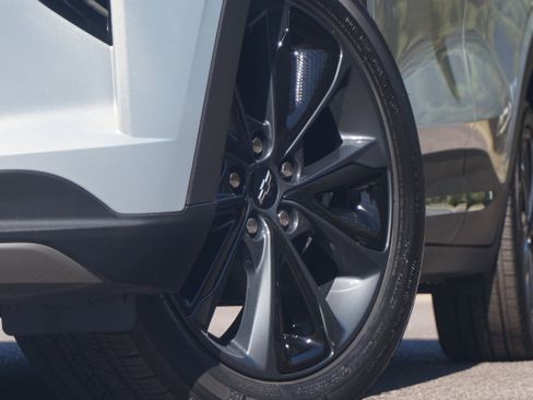 Used 2022 Chevrolet Bolt EUV Premier w/ Launch Edition image 35