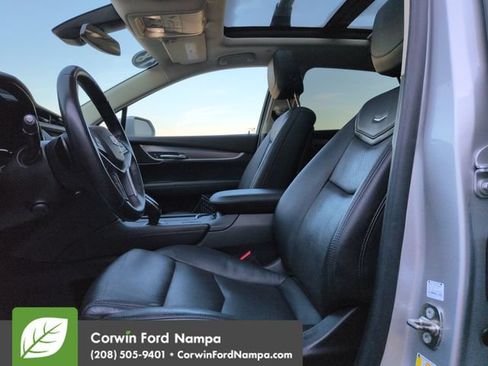 Used 2018 Cadillac XT5 Premium Luxury FWD image 24