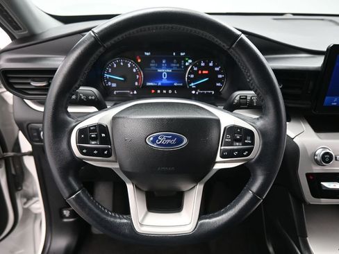 Certified 2023 Ford Explorer XLT image 11