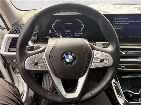 Used 2025 BMW X7 xDrive40i AWD/4WD image 21