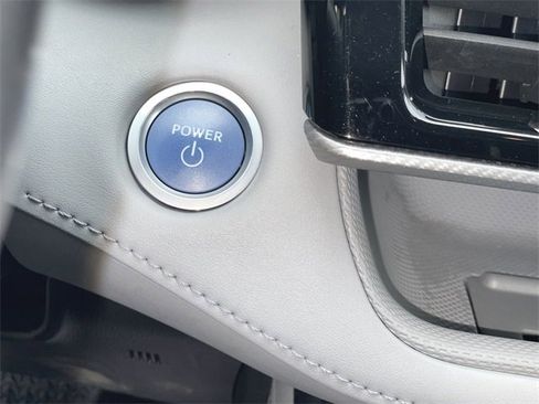 Used 2020 Toyota Highlander Platinum image 17