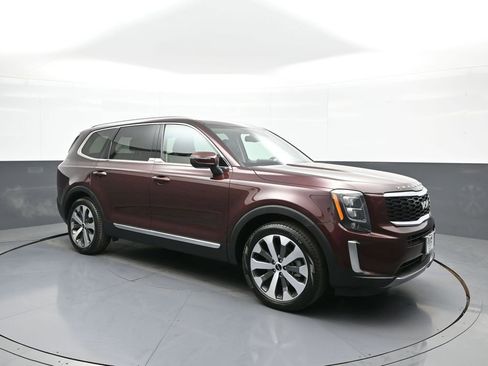 Certified 2022 Kia Telluride EX w/ EX Premium Package FWD image 4