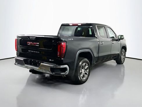 Used 2025 GMC Sierra 1500 SLT image 5