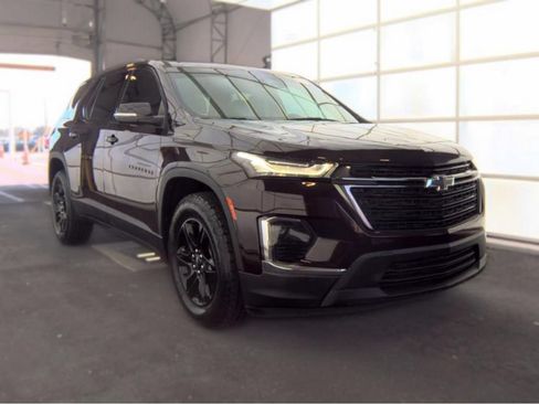 Used 2023 Chevrolet Traverse LT FWD image 4