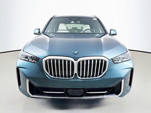 New 2026 BMW X5 xDrive50e image 2