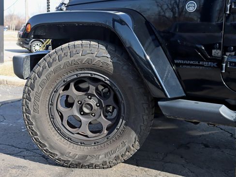Used 2018 Jeep Wrangler Unlimited Sahara AWD/4WD image 16