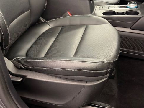 Used 2022 Ford Escape SEL image 12