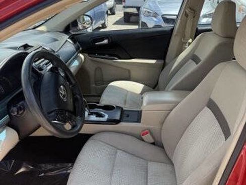 Used 2014 Toyota Camry LE FWD image 12