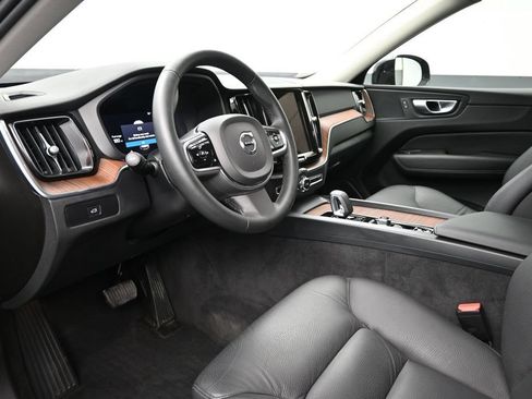 Used 2024 Volvo XC60 B5 Plus w/ Protection Package Premier AWD/4WD image 9