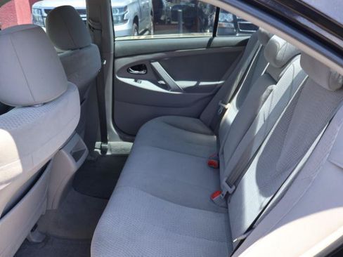Used 2011 Toyota Camry LE FWD image 23