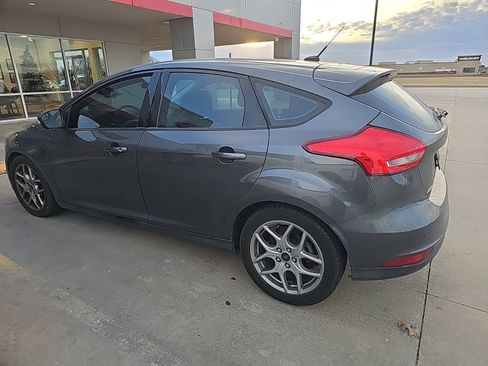 Used 2015 Ford Focus SE w/ Equipment Group 201A image 9