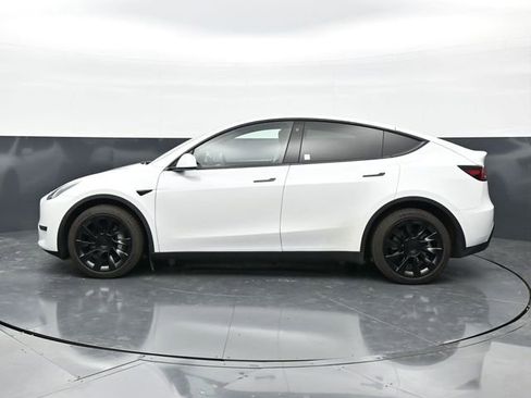 Used 2023 Tesla Model Y Long Range AWD/4WD image 4