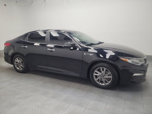 Used 2020 Kia Optima LX image 11