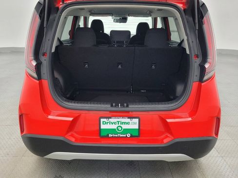 Used 2025 Kia Soul LX FWD image 29