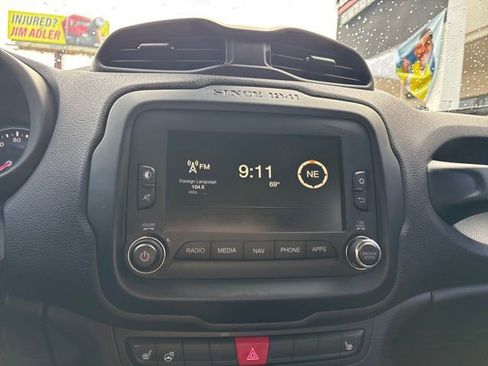 Used 2017 Jeep Renegade Trailhawk w/ Premium Trailhawk Package AWD/4WD image 33