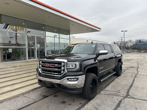 Used 2018 GMC Sierra 1500 SLT image 1