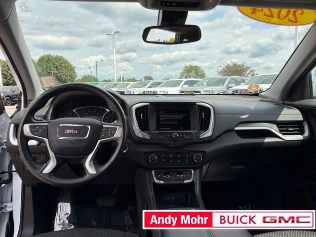 Used 2024 GMC Terrain SLE FWD image 22
