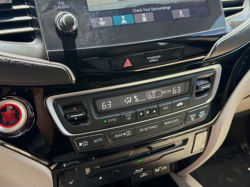 Used 2021 Honda Pilot Touring image 15