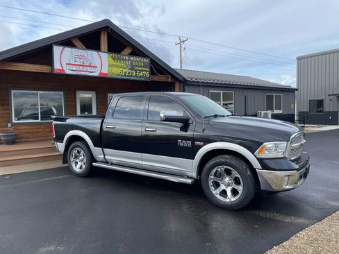 Used 2018 RAM 1500 Laramie image 3