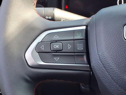 Used 2025 Jeep Compass Trailhawk w/ Trailhawk Elite Group AWD/4WD image 30