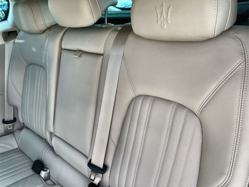 Used 2023 Maserati Levante Modena image 18