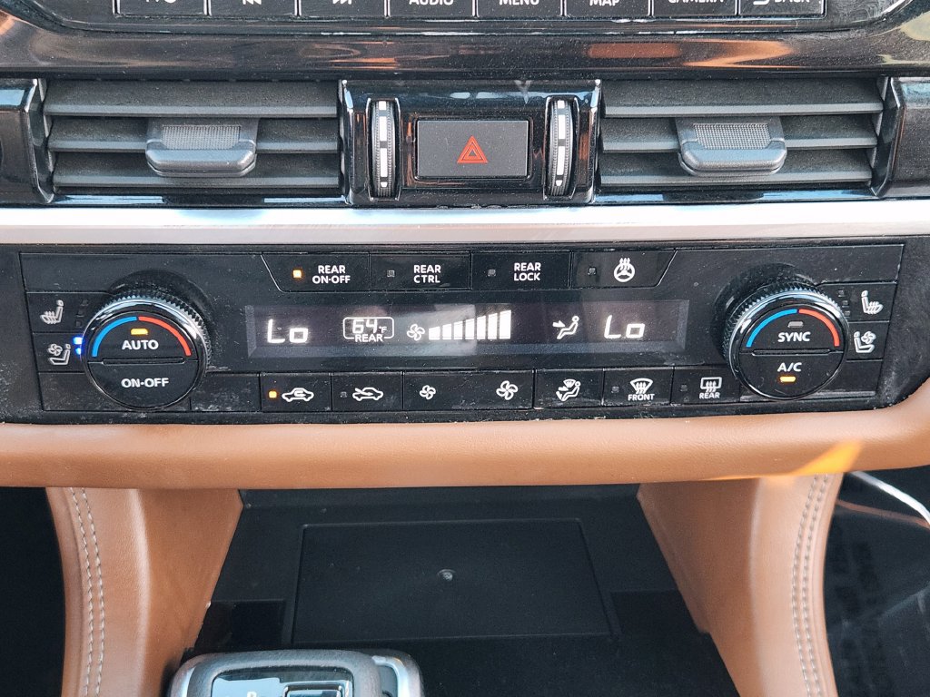 Used 2023 Nissan Pathfinder Platinum AWD/4WD image 19