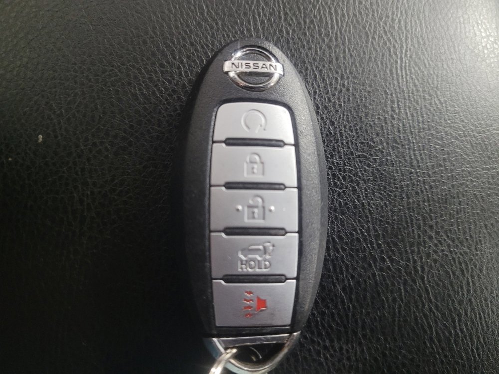 Used 2020 Nissan Pathfinder SL FWD image 32