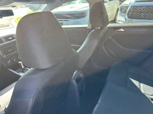 Used 2012 Volkswagen Jetta SE FWD image 14