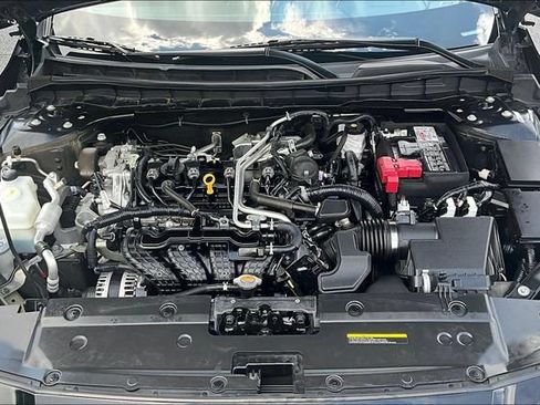 Used 2024 Nissan Altima 2.5 SR w/ SR Premium Package FWD image 29