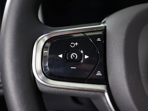 Used 2024 Volvo XC60 B5 Plus image 45