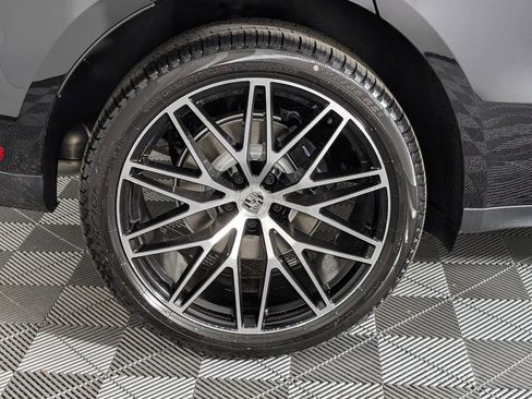 New 2026 Porsche Macan image 13