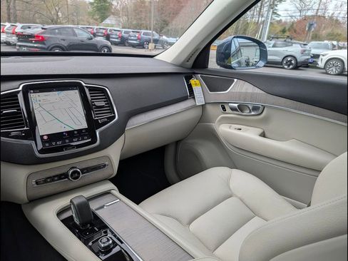 Certified 2024 Volvo XC90 T8 Plus AWD/4WD image 14