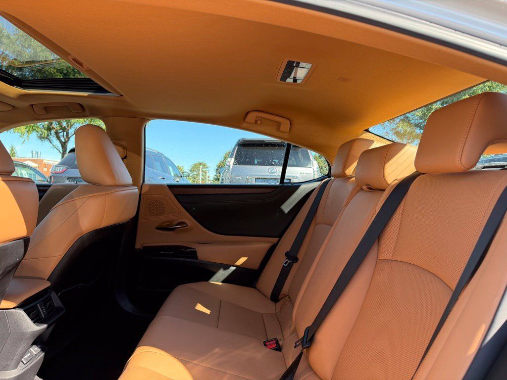 Used 2023 Lexus ES 350 w/ Premium Package FWD image 16