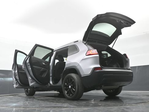 Used 2020 Jeep Cherokee Latitude w/ Cold Weather Group FWD image 50
