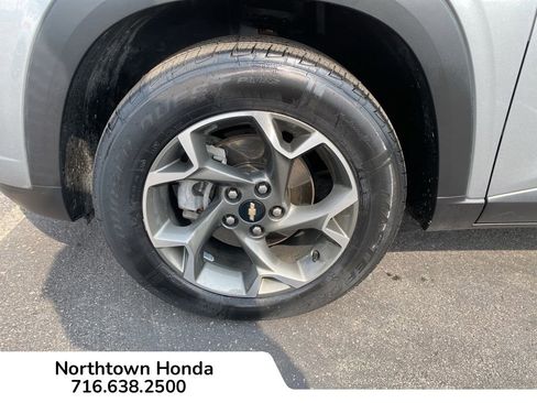 Used 2024 Chevrolet Trax LT w/ Driver Confidence Package image 18