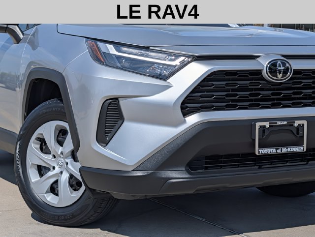 Used 2025 Toyota RAV4 LE AWD/4WD image 3