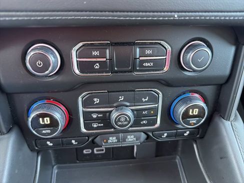 Used 2024 Chevrolet Tahoe LT RWD image 19