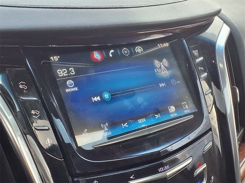 Used 2015 Cadillac Escalade Luxury image 16