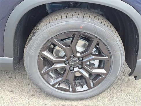 New 2025 Honda Pilot Touring image 7