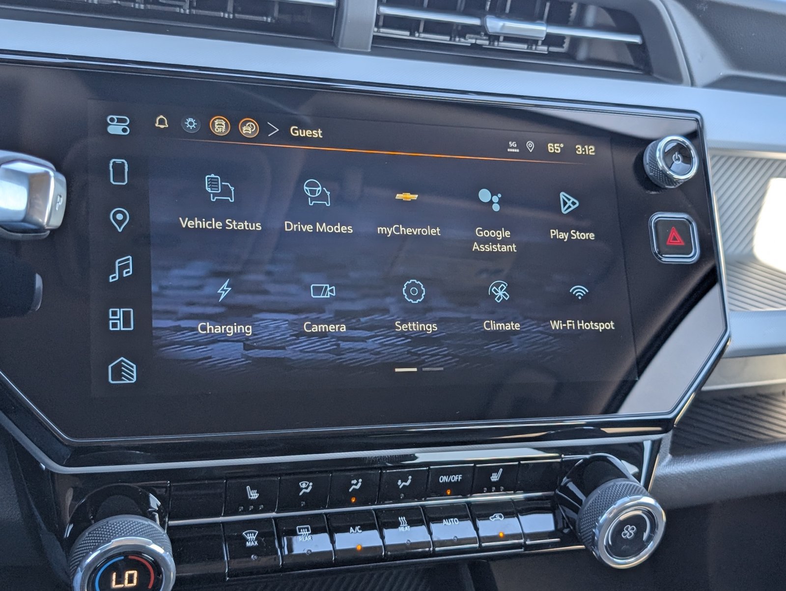 New 2027 Chevrolet Bolt LT w/ Comfort Package FWD image 11