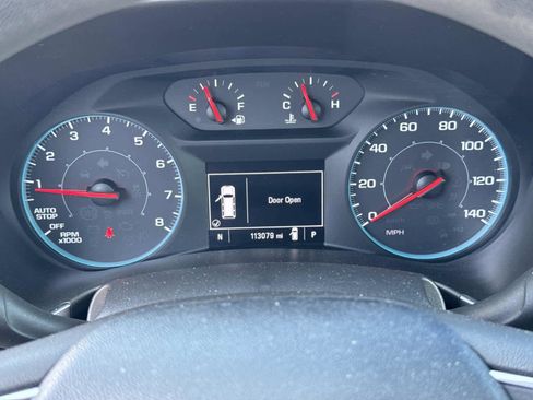 Used 2019 Chevrolet Equinox LS image 30