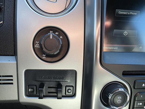 Used 2014 Ford F150 FX4 w/ Equipment Group 402A Luxury AWD/4WD image 18