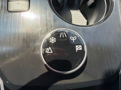 Used 2023 Nissan Rogue SV AWD/4WD image 21