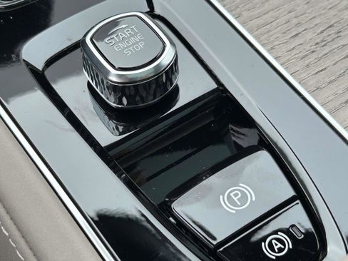 New 2026 Volvo XC90 B6 Plus w/ Protection Package Premier image 29